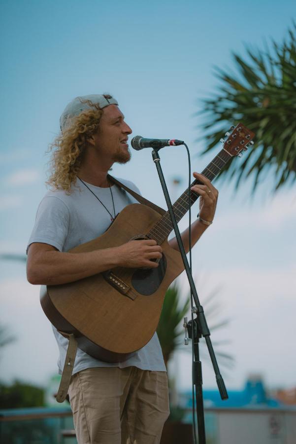 ביירון ביי Beach Hotel Resort מראה חיצוני תמונה
