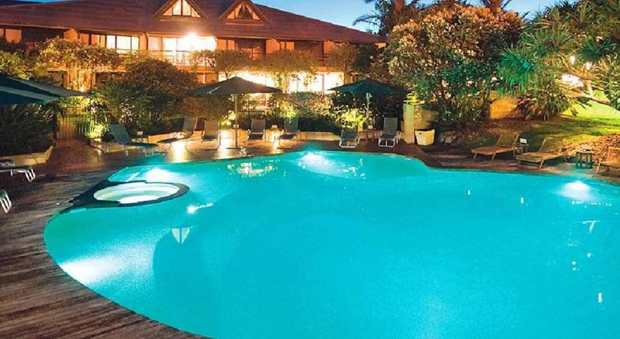 ביירון ביי Beach Hotel Resort מראה חיצוני תמונה